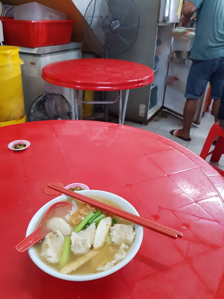 魚滑粉 Fish Paste Noodle rm$7.50 @ Restoran S.K. Lim SS14