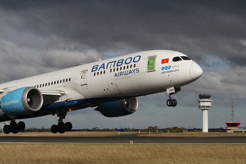 Bamboo Airways Boeing 787-9 Dreamliner VN-A829 takes off from runway 34