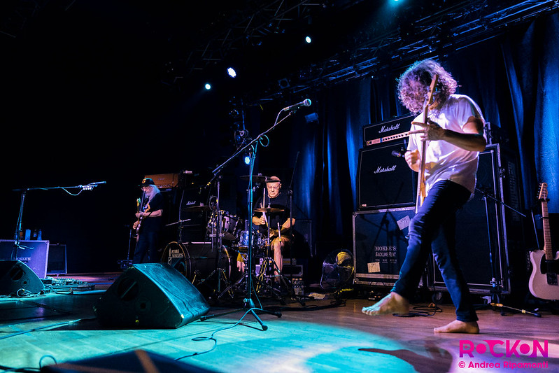 Dinosaur Jr.