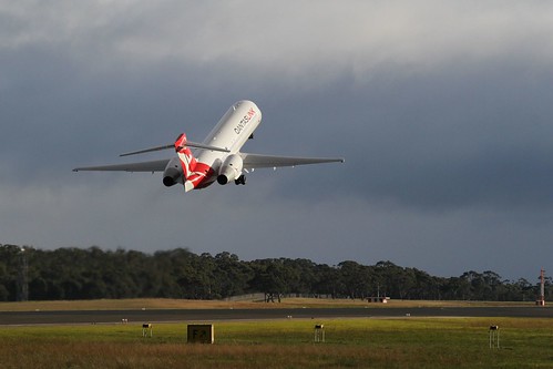 QantasLink Boeing 717-2BL VH-YQS after takeoff from runway 34