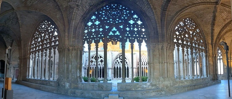 Cloister of the Old Cathedral - Castillo del Rei - Lleida, Catalunya