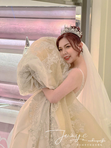 【新秘蓁妮】bride 怡如 結婚造型 / 華麗典雅公主