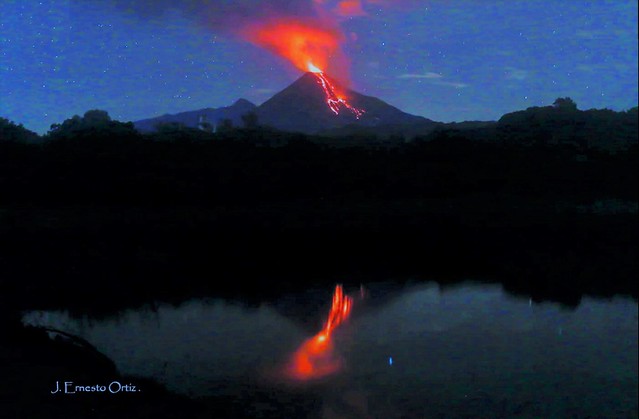 Volcán de Fuego de Colima en actividad.