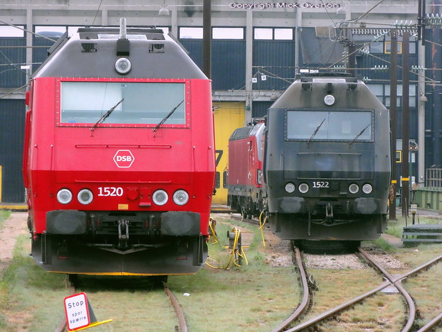 DSB Royal train & shunter ME 1520 is next to logoless sister ME1522 which is due to go to Nordic ReFinance in Sweden this month