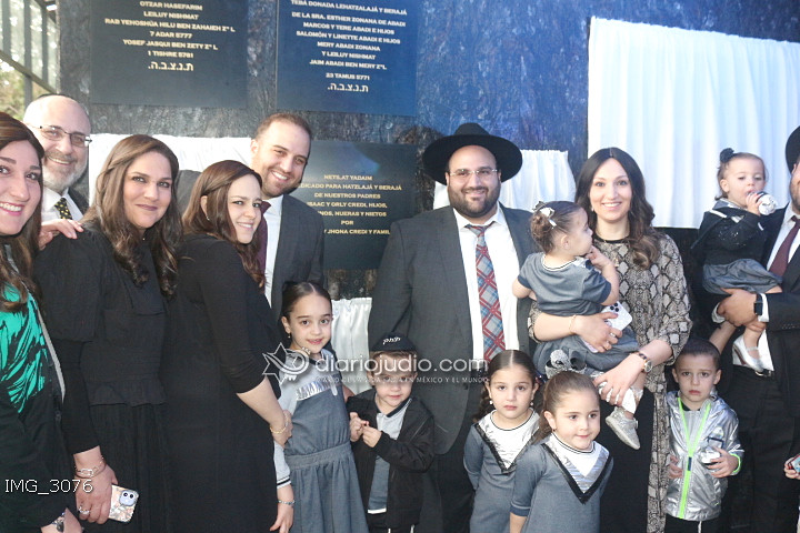 Personalidades inauguran Midrash Yeshiva Keter Tora y reciben la Tora y Ner Tamid