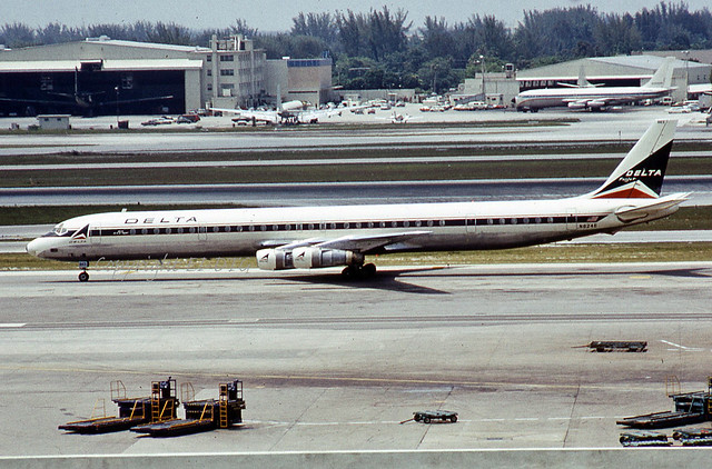 McDonnell Douglas DC-8-61 N824E Delta