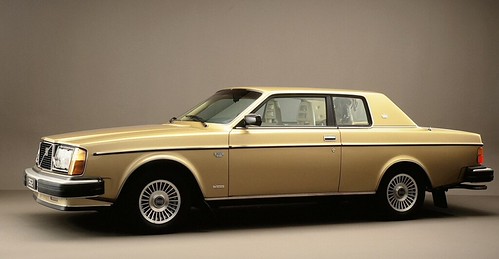 45º aniversário do modelo Volvo 262 Coupé. Um dos exemplares era de David Bowie.