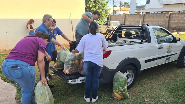 Prefeitura inicia entrega de cestas verdes com alimentos da agricultura familiar