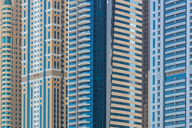 Overlapping Buildings – Dubai 11