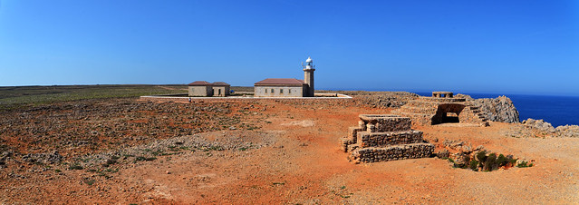 Le phare de Punta Nati  -  Punta Nati Lighthouse