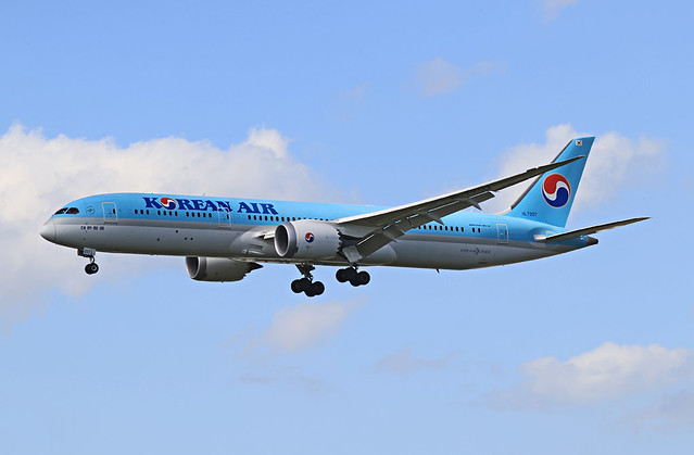Jun 08 2022 lhr  Korean Air HL7207