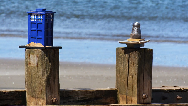Even Time Lords Love Porty Beach 01