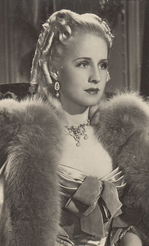 Norma Shearer in Marie-Antoinette (1938)