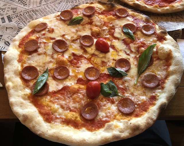 Pizza grande pikante