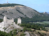 Sirotčí hrádek, Děvín, vzadu vpravo ruiny hradu Děvičky, foto: Petr Nejedlý