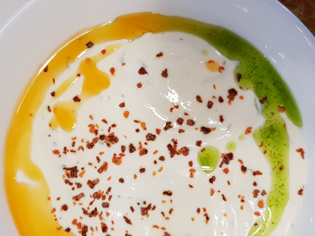 土耳其式酸奶水波蛋配土司 Turkish Eggs Clibir rm$28 & 拿鐵 Latte rm$12 @ Bean Brothers PJ