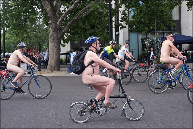 London Naked Bike Ride 2022 - DSCF4057a