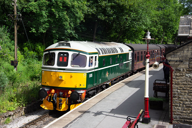 D6515 (33012) at Haworth