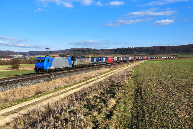 185 528-7 u. 185 407-4 I Alpha Trains I TX Logistik I DGS 40568 I Wettelsheim (15722)