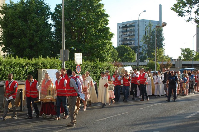 17 mai 2022 Procession entre l'église du Mée Croix Blanche