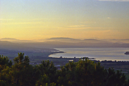 Kleur 129-006 by klei1262, Lago di Trasimeno from Castello di Montegualandroumbria lagoditrasimeno sunrise