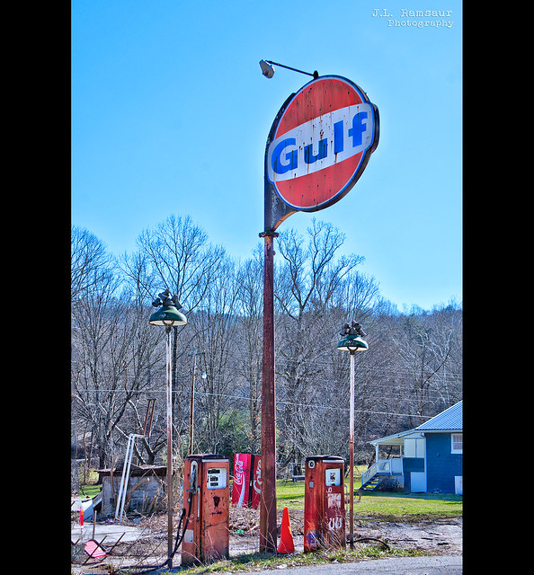 Abandoned Gulf Station - Fraterville, Tennessee
