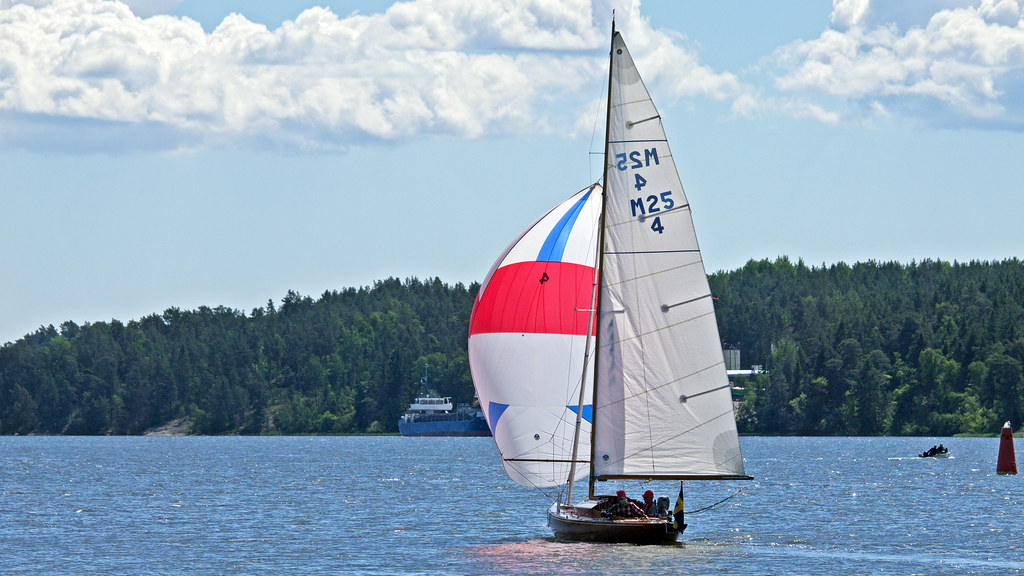 A model Mälar 25 sailboat in Lake Mälaren, Stockholm | Flickr