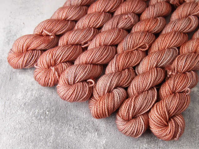 Favourite Sock Minis – pure Merino wool superwash 4 ply / fingering hand dyed yarn 20g miniskeins – ‘Frosted Peach’