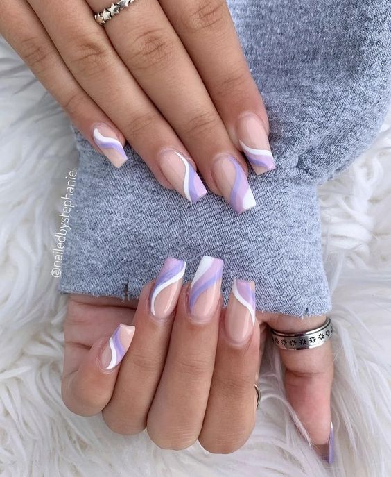 Pastel Lilac Squiggly Line Nails