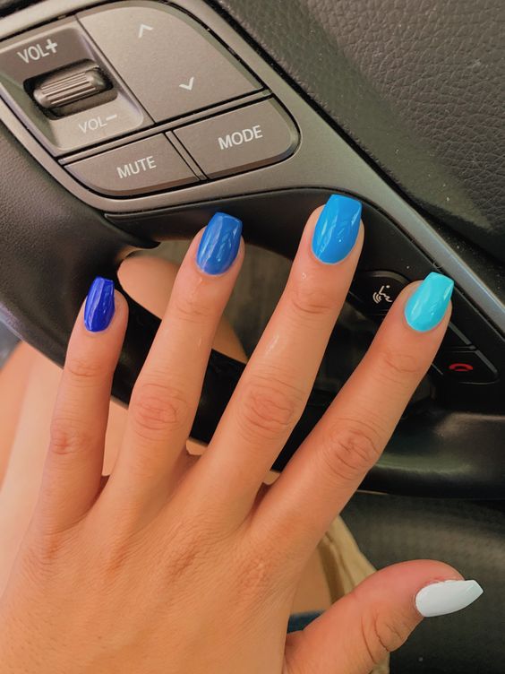 Easy Blue Ombre Nails