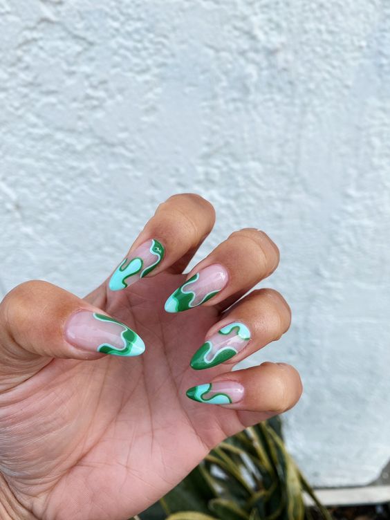 Green Squiggly Nails 