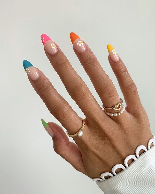 Rainbow French Manicure with Daisies | Y2K Aesthetic Nails | Bright Cute Summer Nails | Summer Nails 2022
