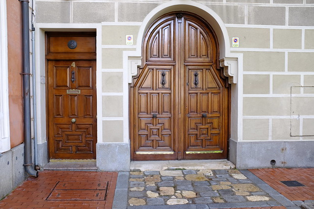 Puerta Grande Puerta Chica / Big Door Little Door E#16