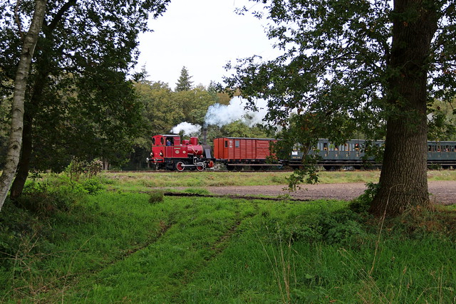 2021-10-17; 0168. SHM 16 met trein 20. Geukerdijk, Boekelo, Haaksbergen. MBS Najaarsstoomdag.