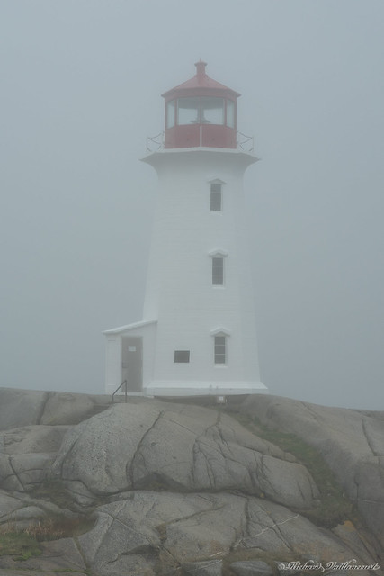 Phare, lighthouse, Peggys Cove, NE, Canada - 09117