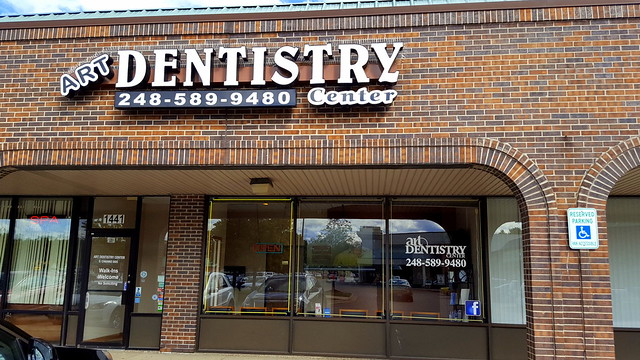 Storefront view of Madison Heights dentist Art Dentistry Center