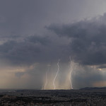16. Juuni 2022 - 0:02 - Multiple lightning strike during a thunderstorm during the afternoon, on June 15, 2022, SW of Athens, Greece. Acropolis with Parthenon is on the lower left part of the image. Dense rainshaft formation is also visible. This multicell, kept on giving bolts for ~2 hours. Canon 5Dmk4, Sigma Art 14 mm, f/3.2, 1/25'', iso 100, NiSi nano ND64 filter.

Photography and Licensing: doudoulakis.blogspot.com/

My books concerning natural phenomena / Τα βιβλία μου σχετικά με τα φυσικά φαινόμενα αλλά και βιβλία για φοιτητές: www.facebook.com/TaFisikaFainomena/