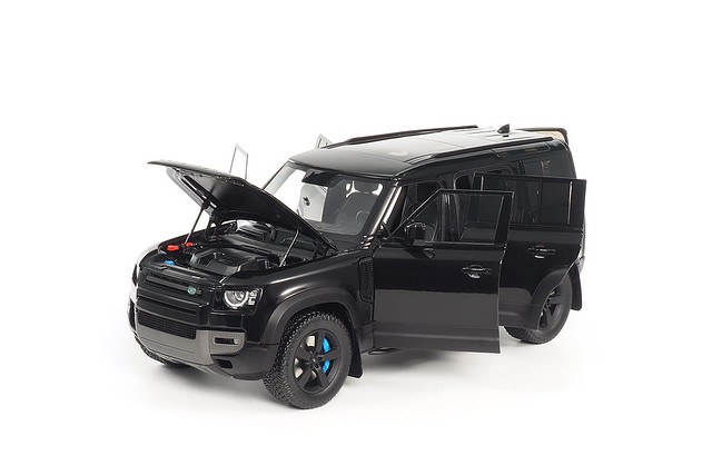 Almost Real 1 18 Land Rover Defender 110 2020 (0)