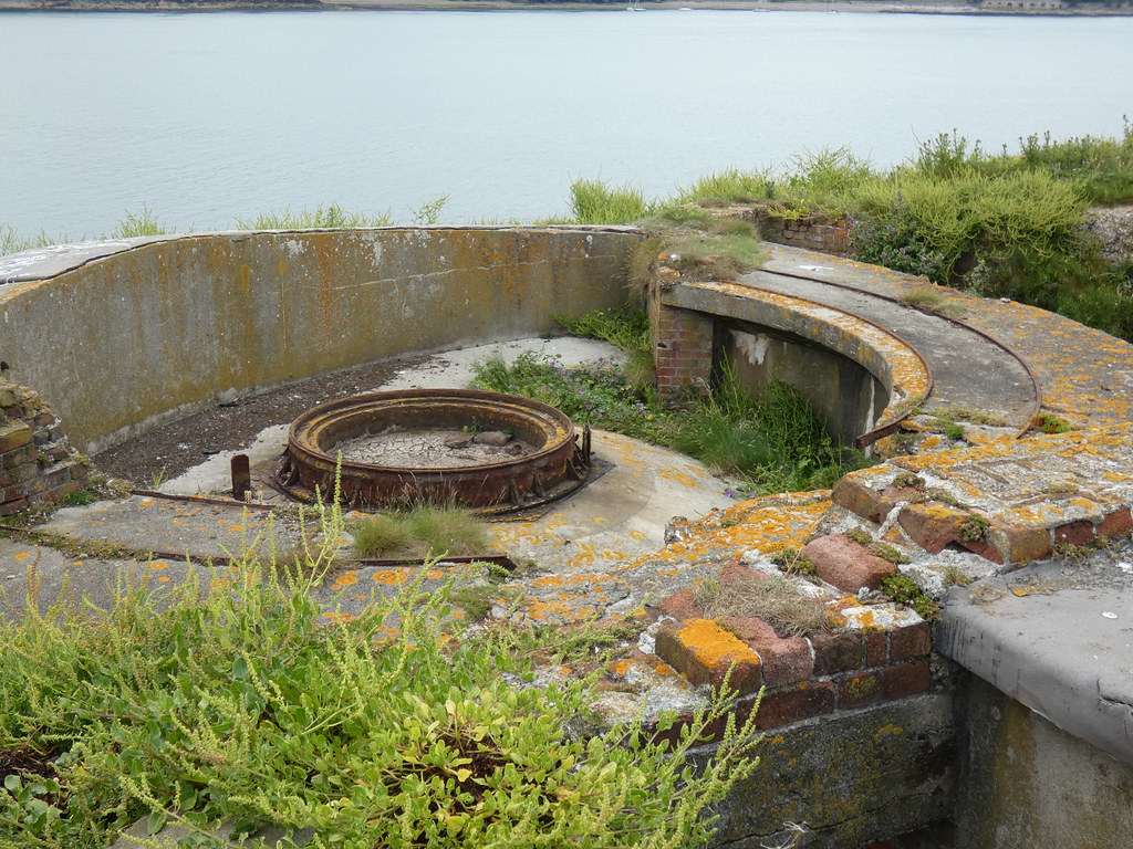 Twin 6 Pounder 10 cwt QF Gun Emplacement