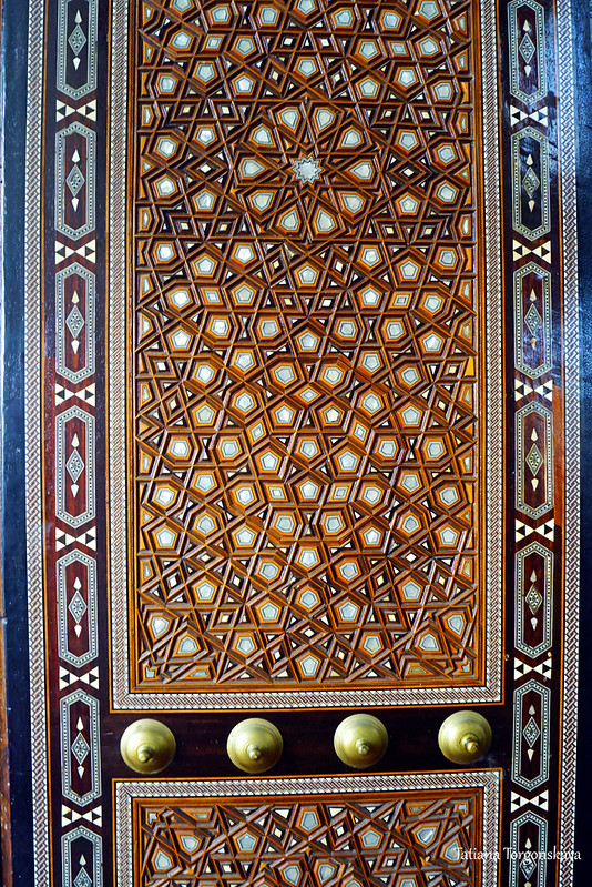 Двери тюрбе Турхан-султан
