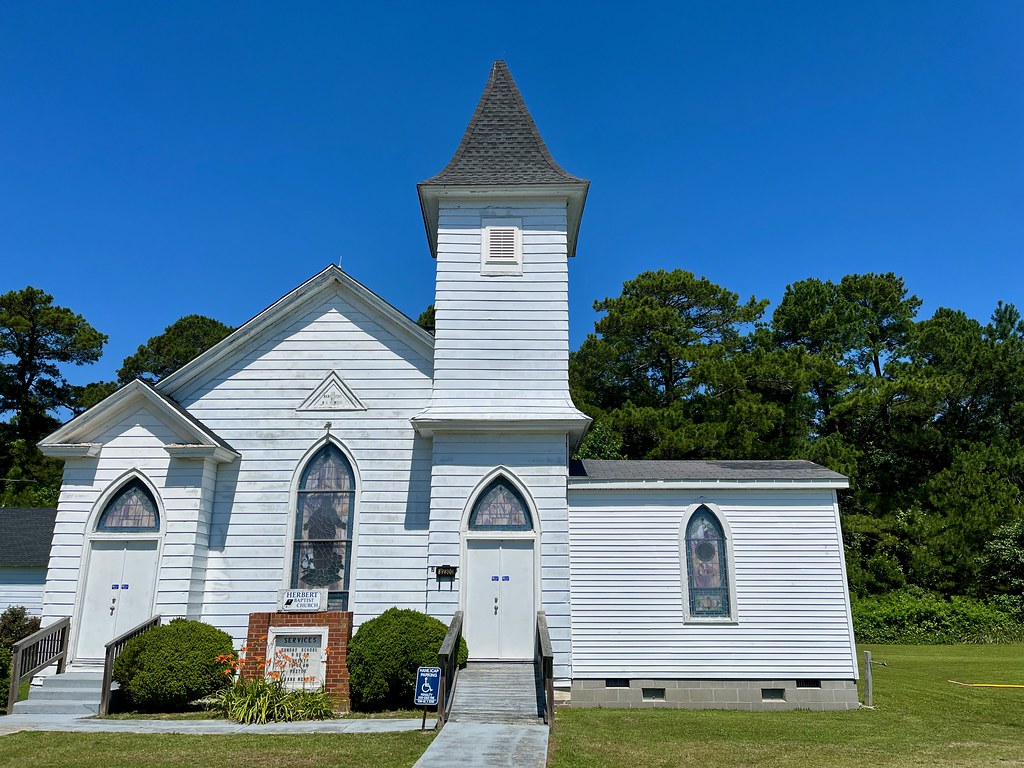 Typical church on the Eastern Shore of Virginia. Photo by howderfamily.com; (CC BY-NC-SA 2.0)