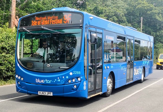 Bluestar 2288 is on Lushington Hill while nearing the end of a journey on route 9F from Ryde Town via Binstead and Wootton. - HJ63 JPF - 16th June 2022