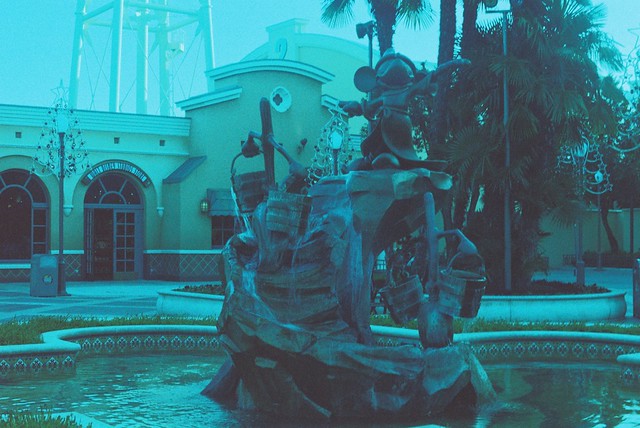 Disneyland Paris Walt Disney Studios Mickey Mouse fountain