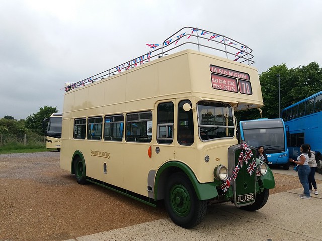 In between shuttle runs to/from the Esplanade is preserved Southern Vectis 908 (FLJ 538) a 1940 Bristol K5G with ECW bodywork now in the care of the Isle of Wight Bus Museum