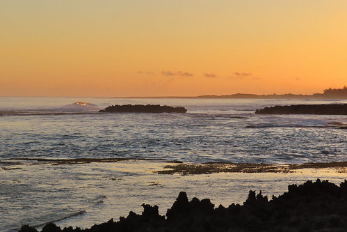 sunrise sunlight solstice dawn ocean water oahu hawaii kuilimacove waves nature morning pacificocean