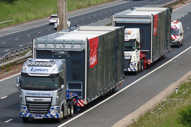 Lymers Transport, DAF-XFs On The A1M Southbound 16/6/22