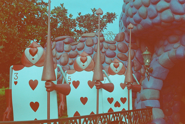 Disneyland Paris Alice in Wonderland maze