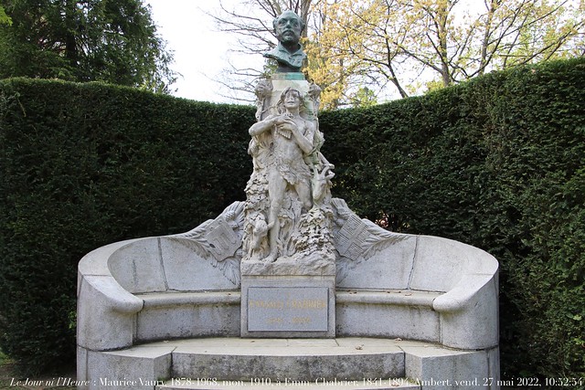 Le Jour ni l‘Heure 4560 : Maurice Maury, 1878-1968, monument, 1910, à Emmanuel Chabrier, 1841-1894, dans le jardin Chabrier, à Ambert, vendredi 27 mai 2022, 10:52:54