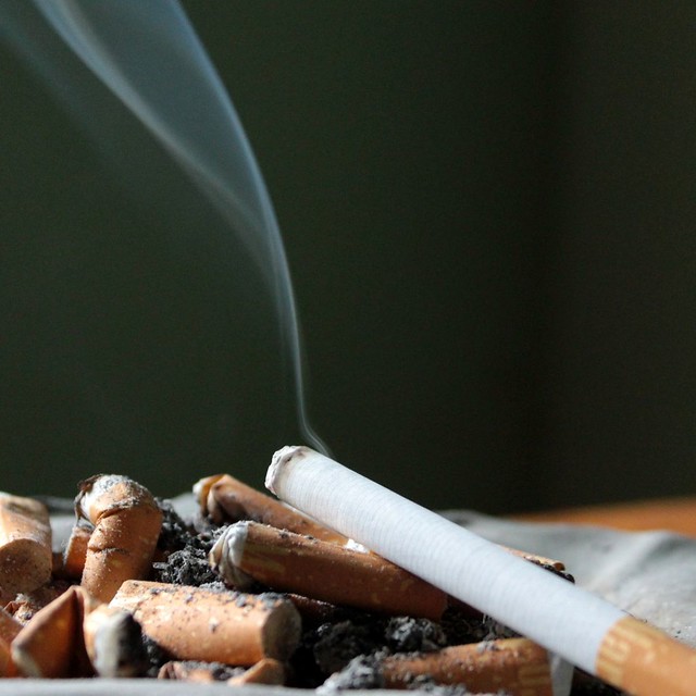 Gobierno de Joe Biden planea proponer una norma para establecer un máximo de nicotina en los cigarrillos