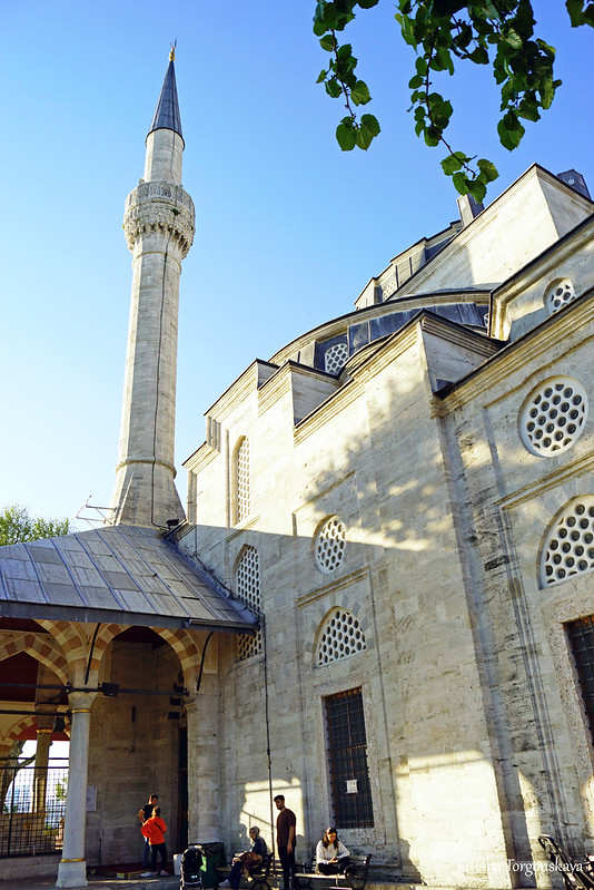 Фасад мечети Михримах-султан